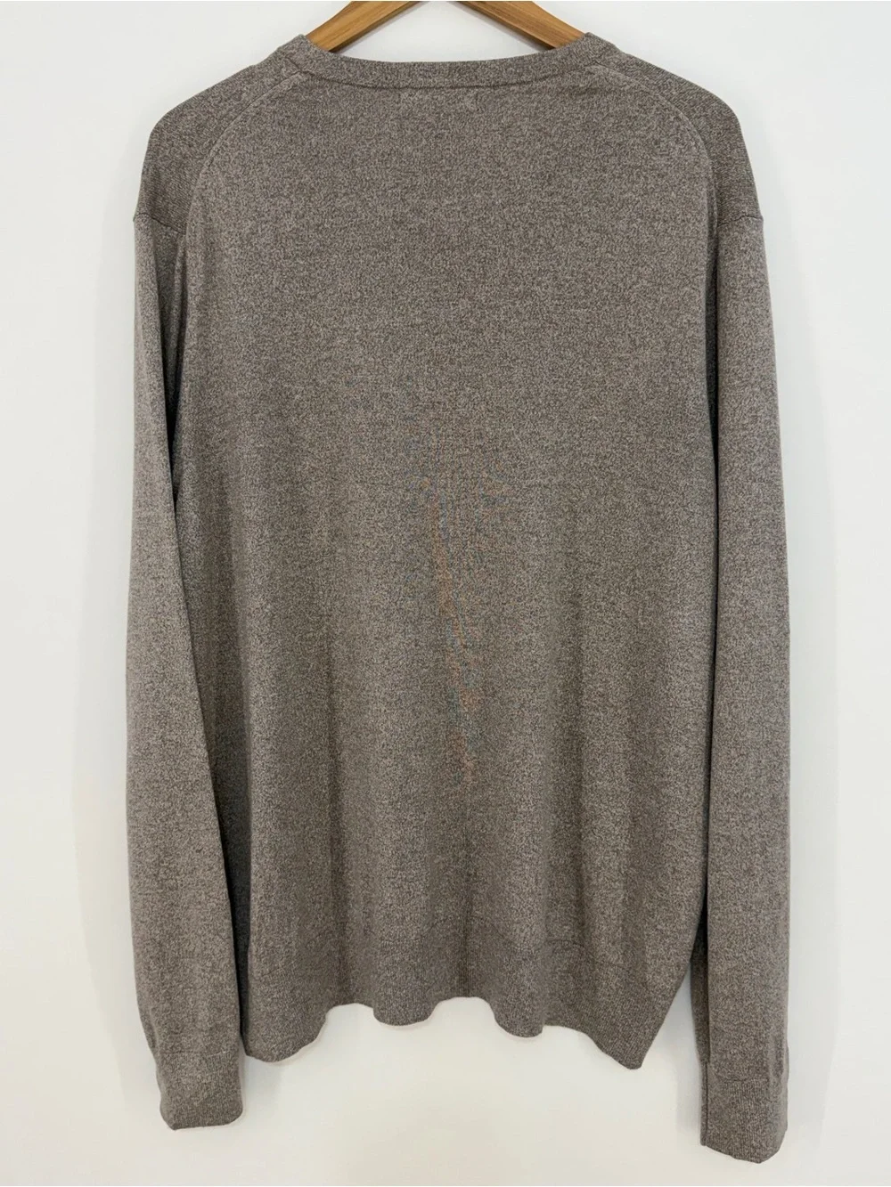 Banana Republic Luxury Blend Men’s V-Neck Sweater Heather Taupe Size XL
